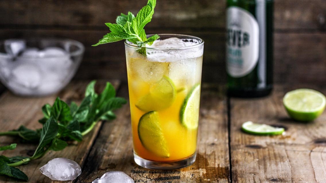 Alkoholfreier Mango-Bier-Cocktail